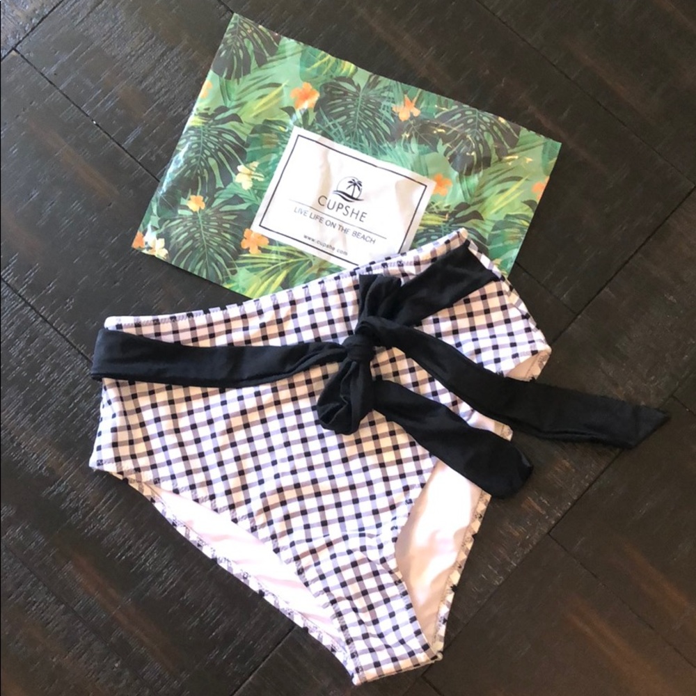 💖Cupshe high waisted gingham bikini bottom size S